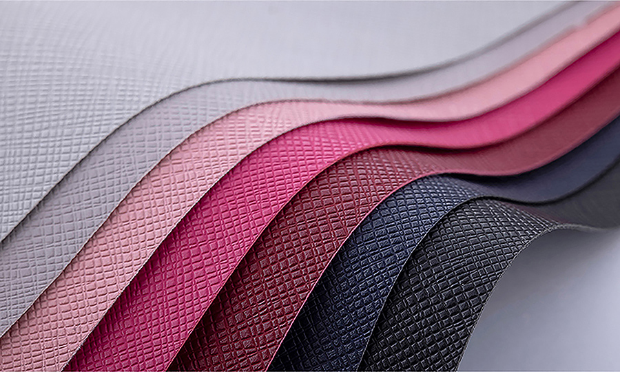  ></p>     <div class=description>傷やシワが目立たない、サフィアーノ風レザーを使用。<br><br>※カラーはイメージです。</div>   </div>   <div class=pointPt02>     <p class=ttlTypeN ttl-c03  ttlFont-W>■カード収納</p>     <p class=single><img src=https://shop.hikaritv.net/contents/shop/plala/campaign/d_cabinet/rich/5029000075_2.jpg alt=