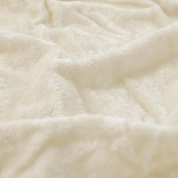 ■洗える　シルクブランケット　アイボリー　シール織　毛羽部分シルク100％　シングル　光沢感　肌に優しい　保温性