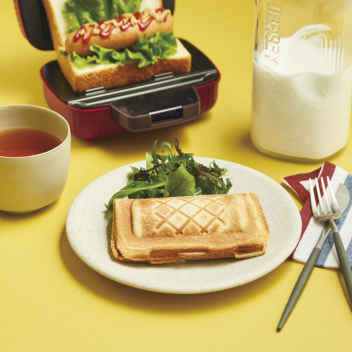 プレスサンドメーカー ミニ ホットサンドメーカー 1枚焼き レシピブック付 食パン プレート固定式 食パン 朝ごはん おやつ かわいい レッド