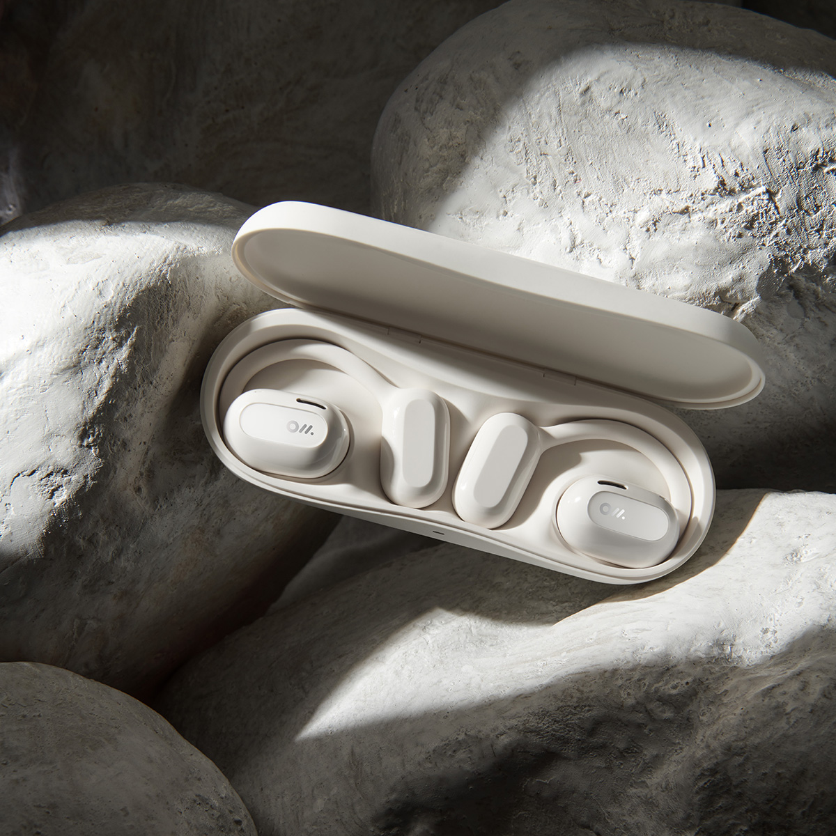 オーラダンス 完全ワイヤレスイヤホン ウェアラブルステレオ Bluetooth対応 ホワイト OLA02-WHT